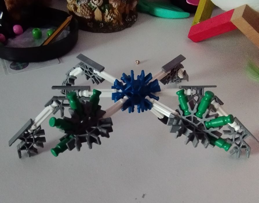 Vendo caixa com 1000 peças knex praticamente novo