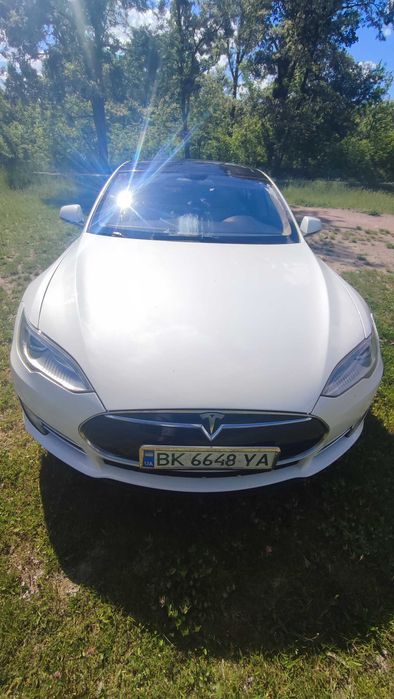 Tesla мобіл S P85 2014