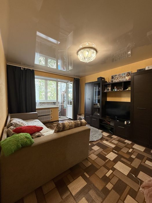 Продам 2 ком. 1 мкрн. Левый берег