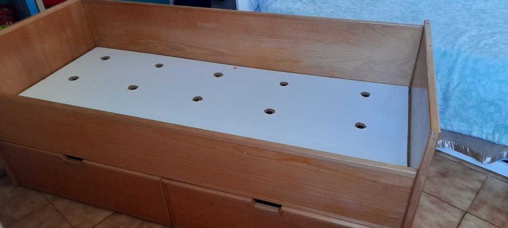 Cama solteiro com 2 gavetões