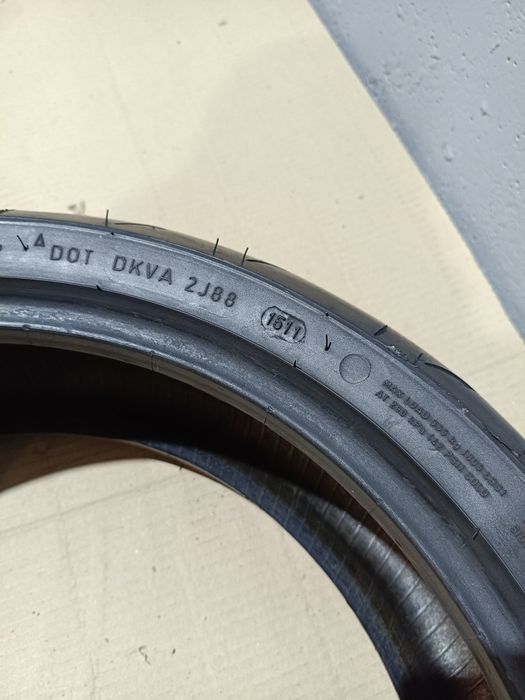 Продам DUNLOP sportmax 180/55/17. б/у ціна 500 грн.