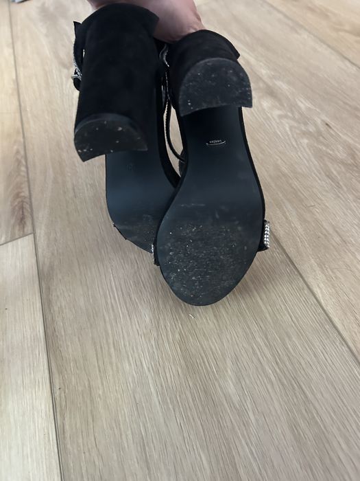 Buty sandaly czarne na obcasie cekiny rozmiar 35