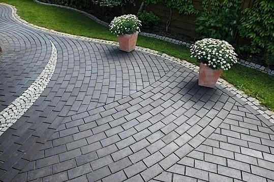 Тротуарна плитка від виробника СКЛАДИ  продаж укладка