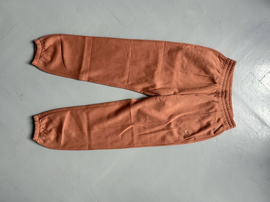 Damskie dresy Nike Sportswear Essential