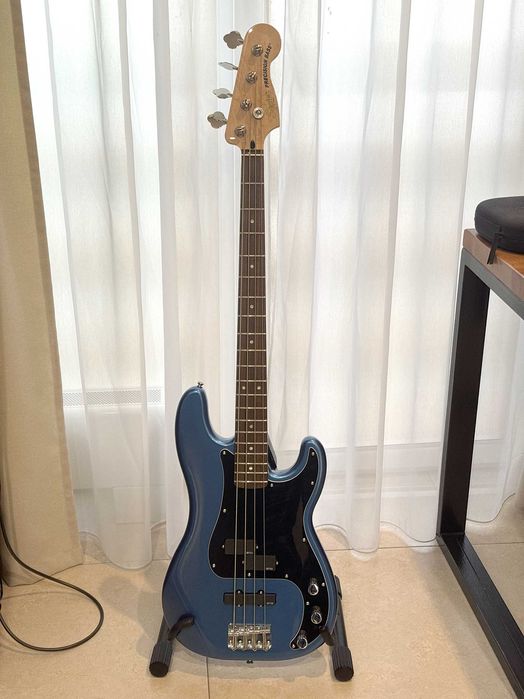 Бас-гітара Squier Affinity Precision Bass Lake Placid Blue