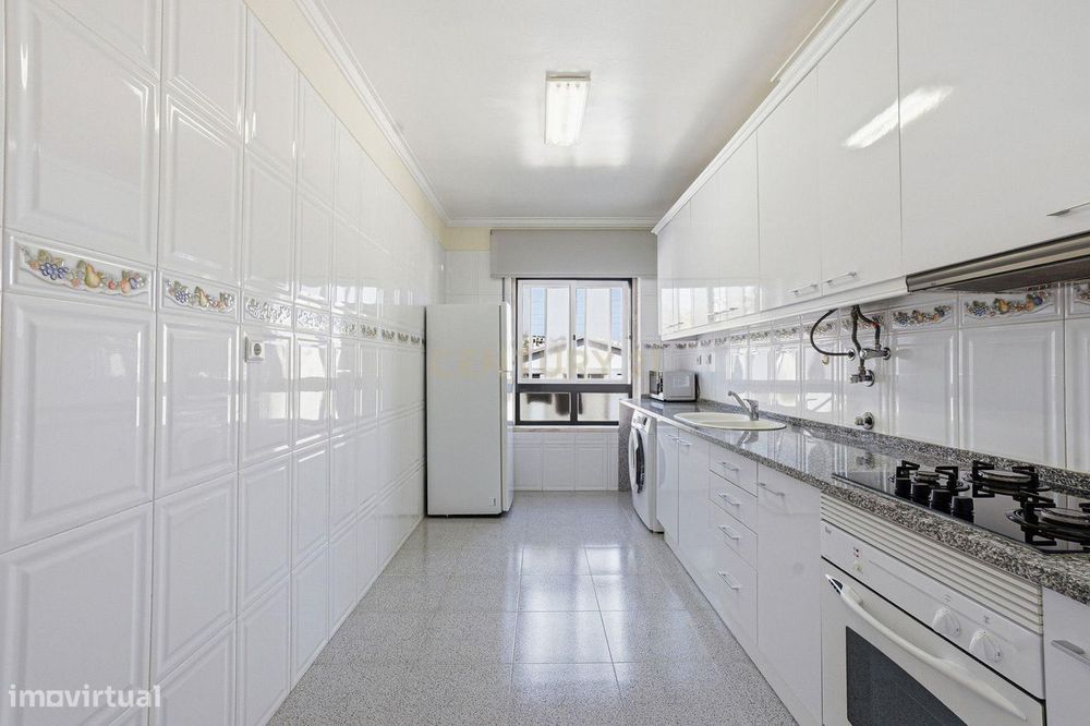 Property in Ramada E Caneças, Lisboa