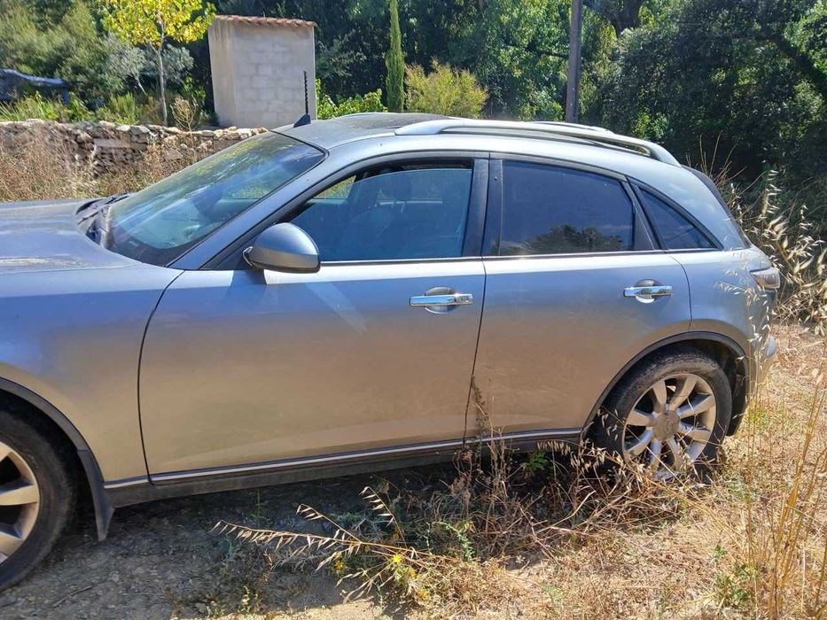 Infiniti FX35 2005 · cerca de 170.000 km · GPL Prins LPi · automático 4WD
