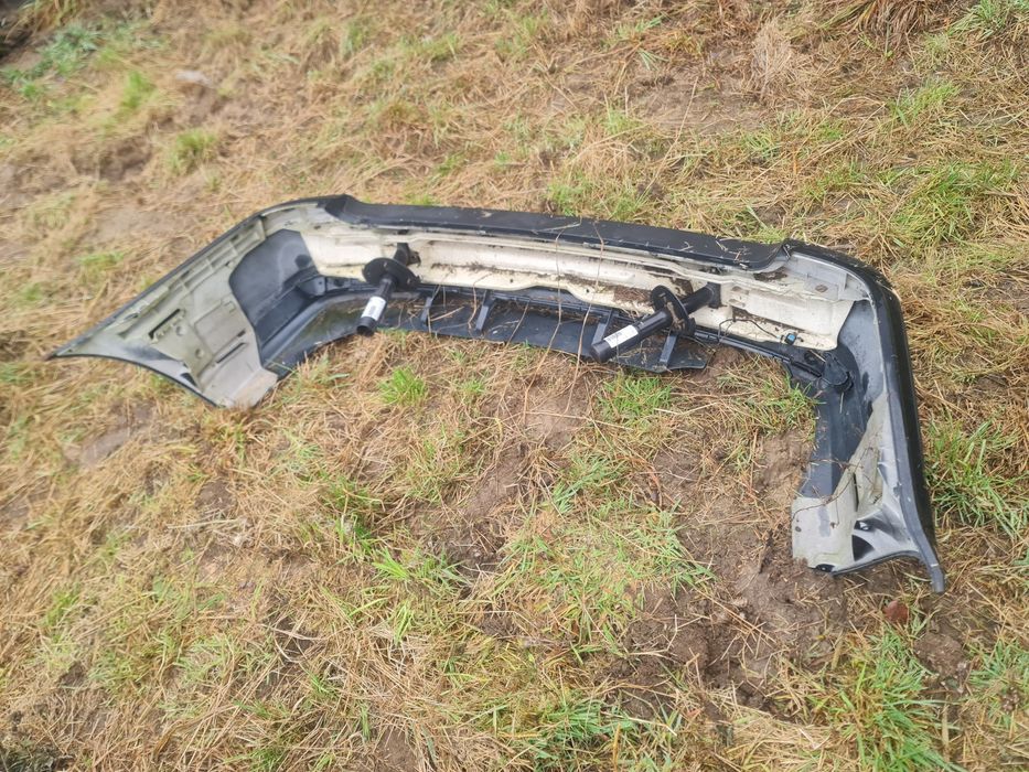 Zderzak tylny bmw e46 kombi czarny . Kpl .