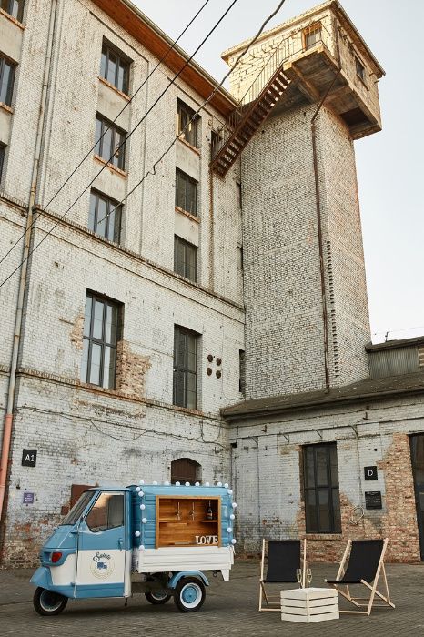 Piaggio Ape Prosecco Van