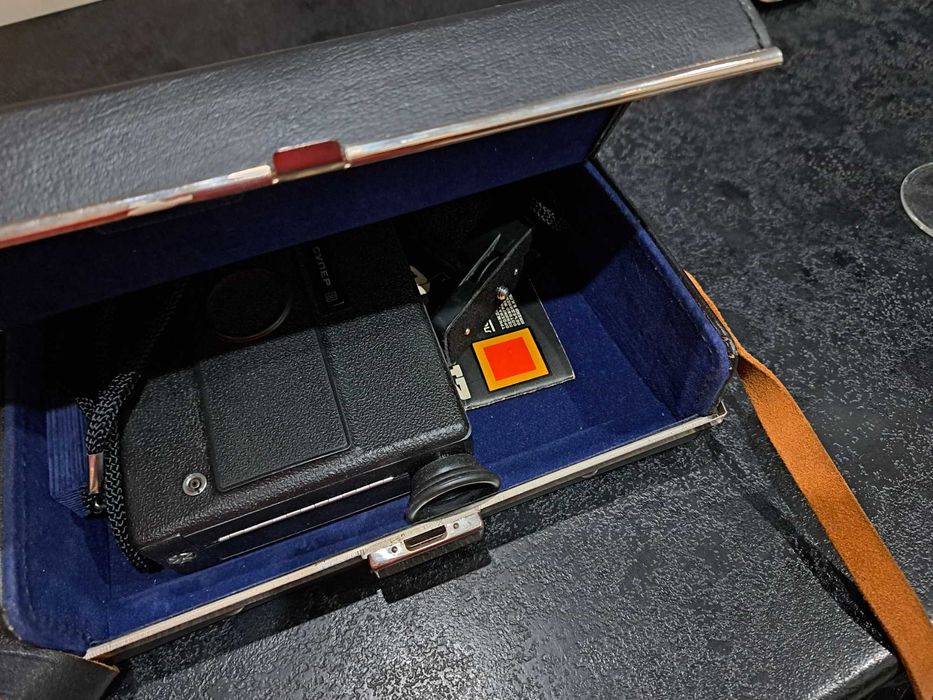 Stara rosyjska kamera analogowa Lomo z futerałem