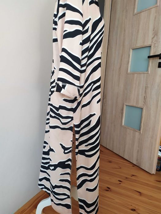 Sukienka River Island midi pantera rozporki 40
