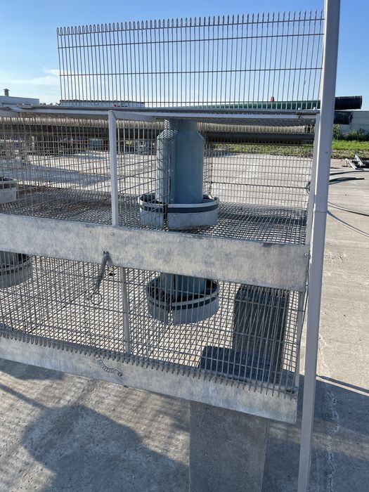 Клетка б/у для кроликов професиональная.