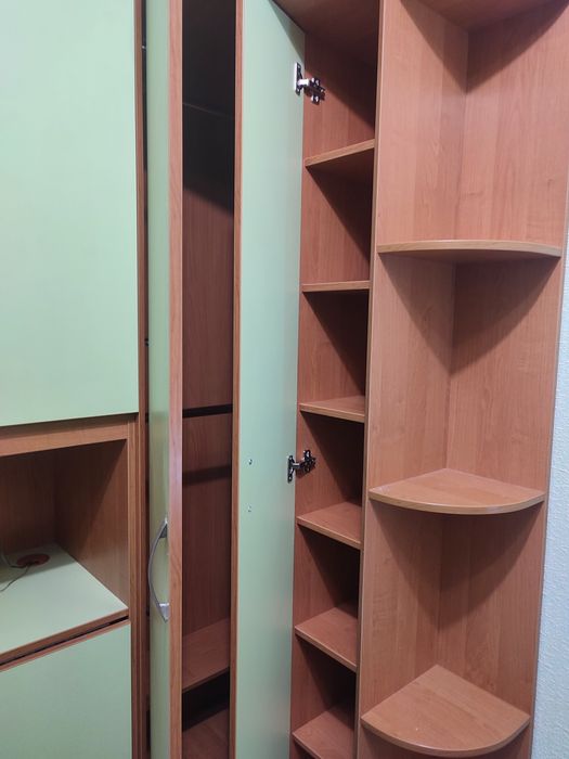 Продам стінку в дитячу або спальню