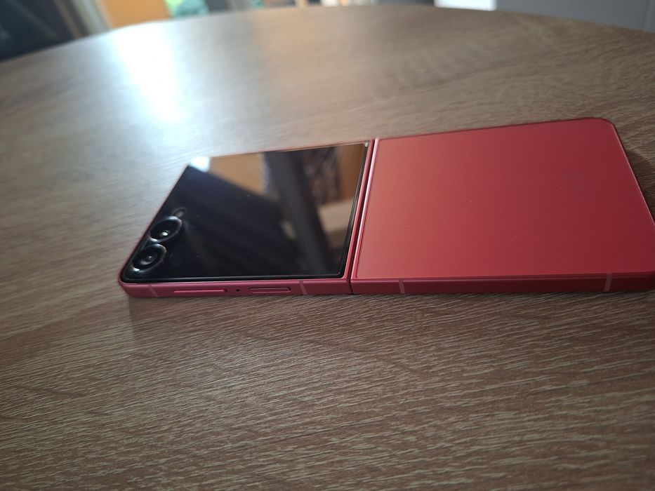Samsung Z Flip 7 czerwony