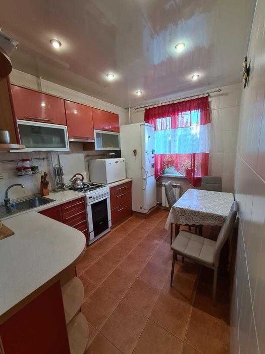 Продам 3к квартиру Роганский Ж\М. Улучшеной планировки. возле Класса