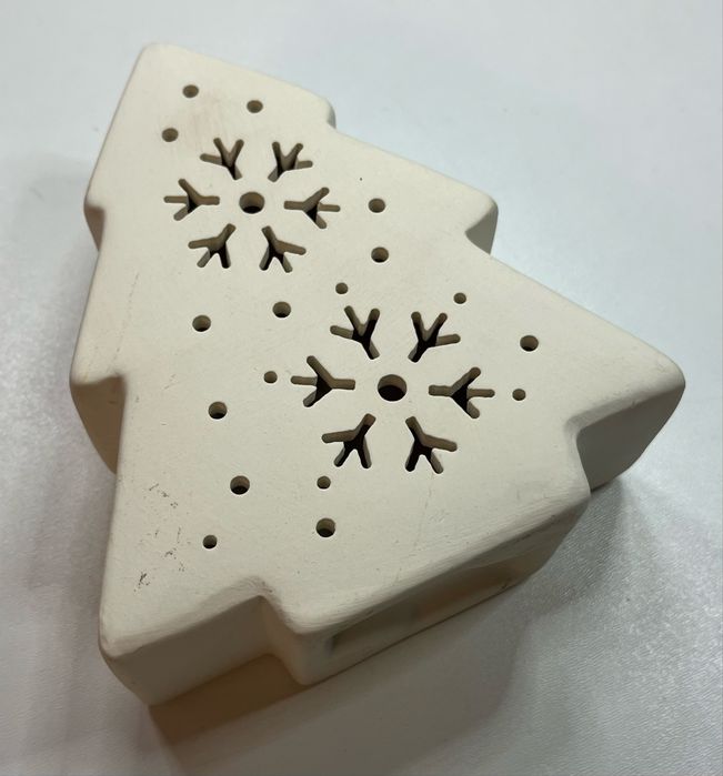 Choinka z dolomitu na tealight biała wzór śnieżynki