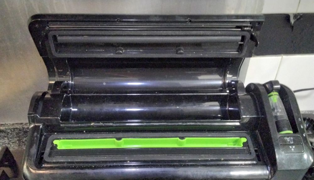 Máquina de Embalar a Vácuo FOODSAVER FFS017X-01