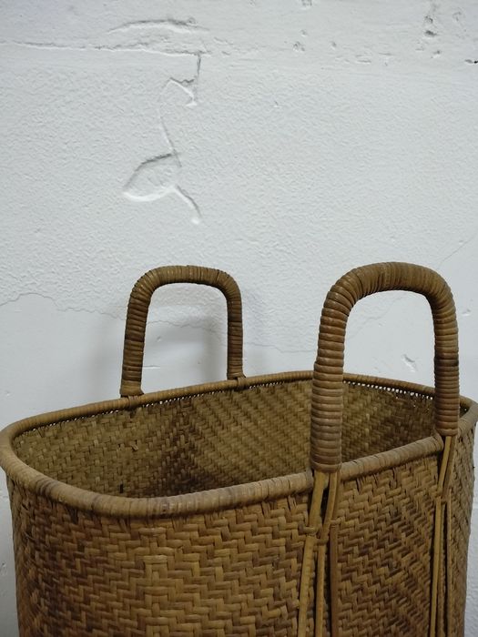 Cesto de vime rígido