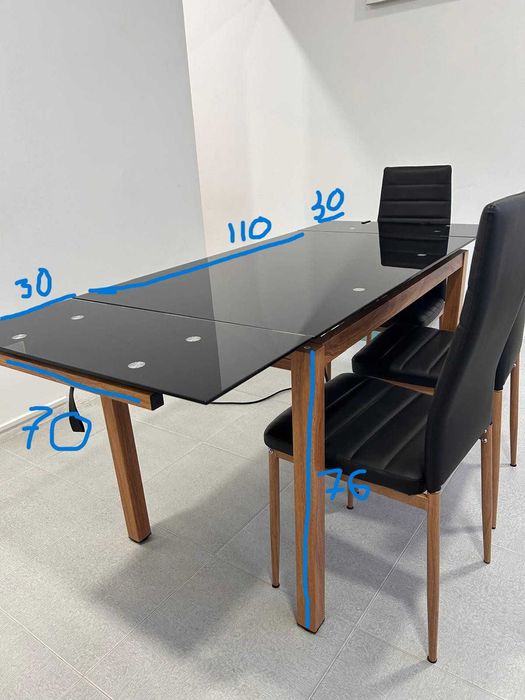 Mesa de sala e seis cadeiras