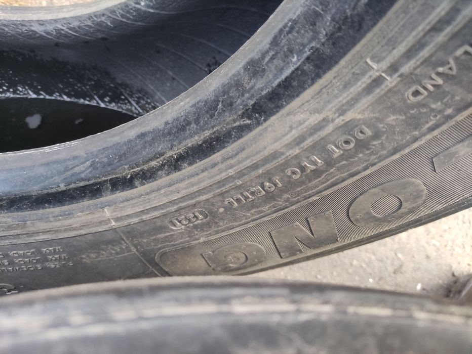 Продам вантажну гуму 305/70R19.5