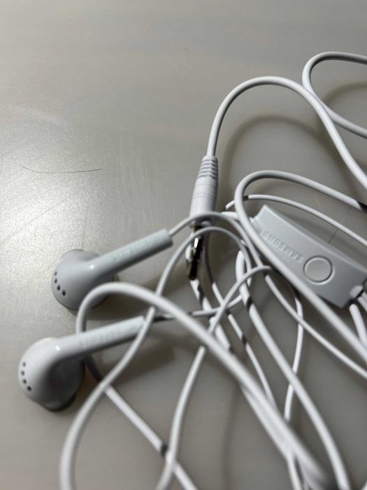 Auriculares com fio Samsung (originais)