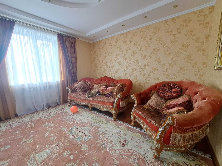 ПРОДАЖ БЕЗ КОМІСІЇ. Триповерховий будинок в с. Гореничі вул Мрії Площа будинку 398,5 кв.м. Ділянка 40 соток з ландшафтним дизайном