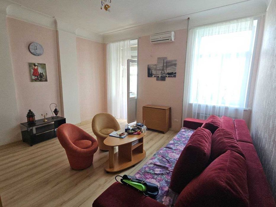 Продам 2-к квартиру (54м2), ремонтом + свое отопление / газ. котел