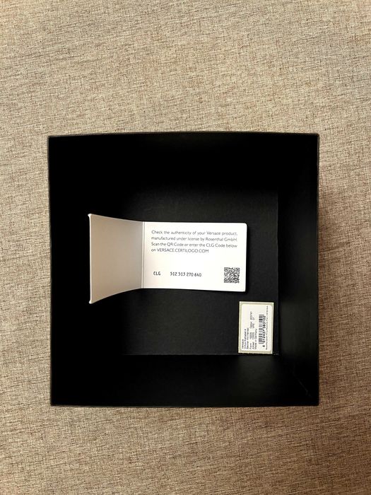 Kubek K Versace Virtus Alphabet