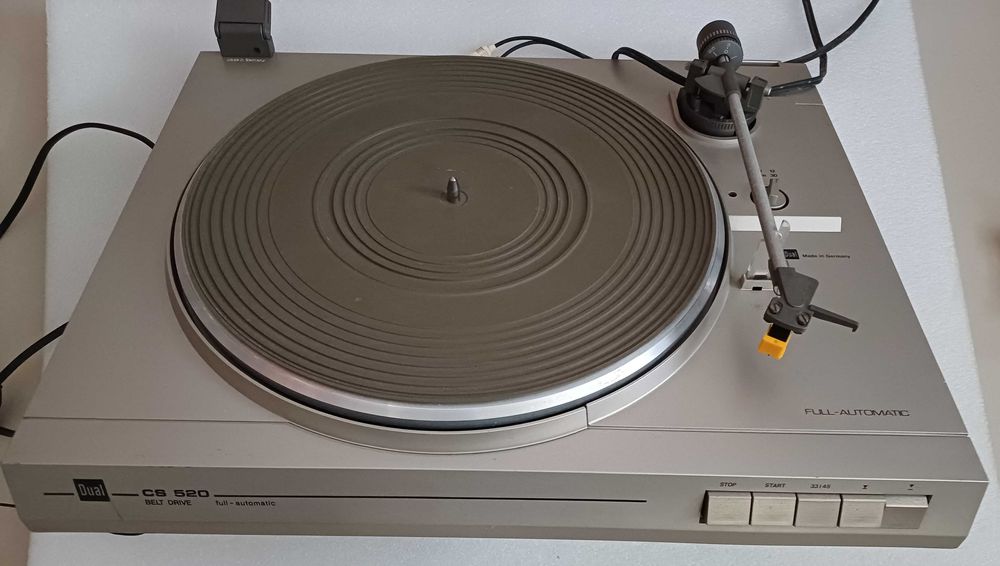 Gira-Discos Dual CS 520
