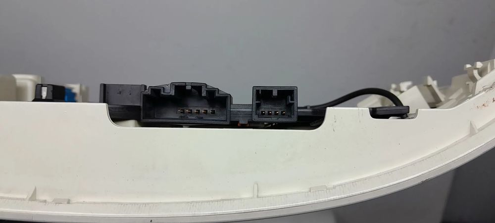 Plafonier central AUDI A4 Avant (8K5, B8)