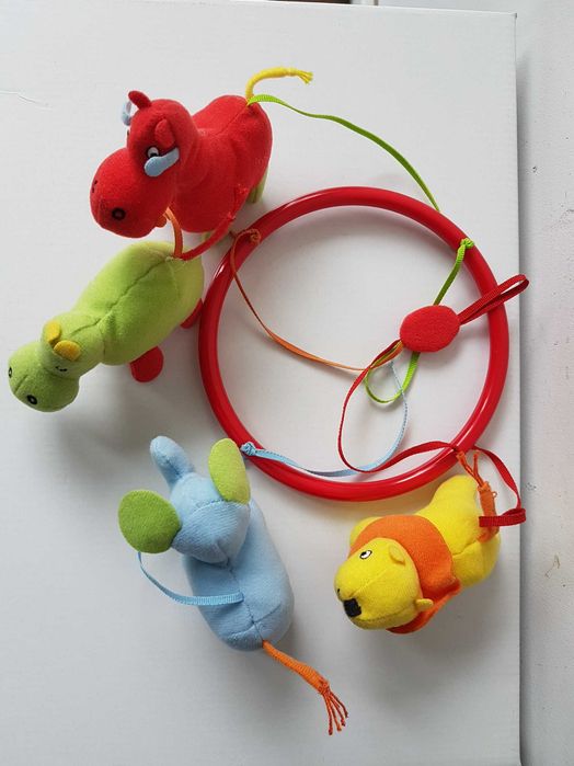 IKEA karuzela do łóżeczka pluszowe zwierzęta + holder uchwyt żyrafa