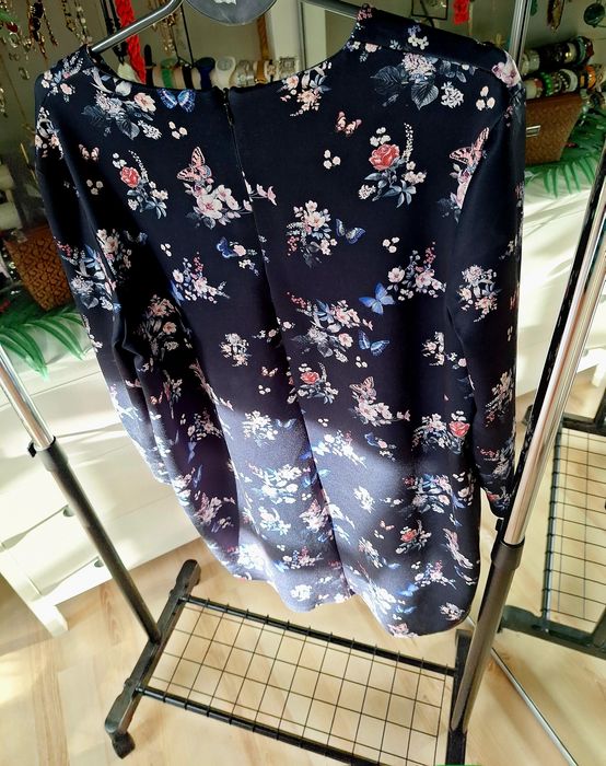 Sukienka w kwiaty xl