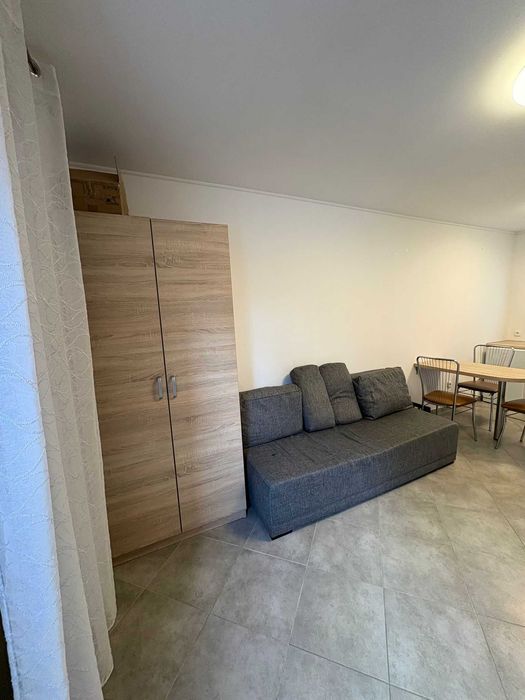 Kawalerka jednoosobowa z łazienką i aneksem kuchennym