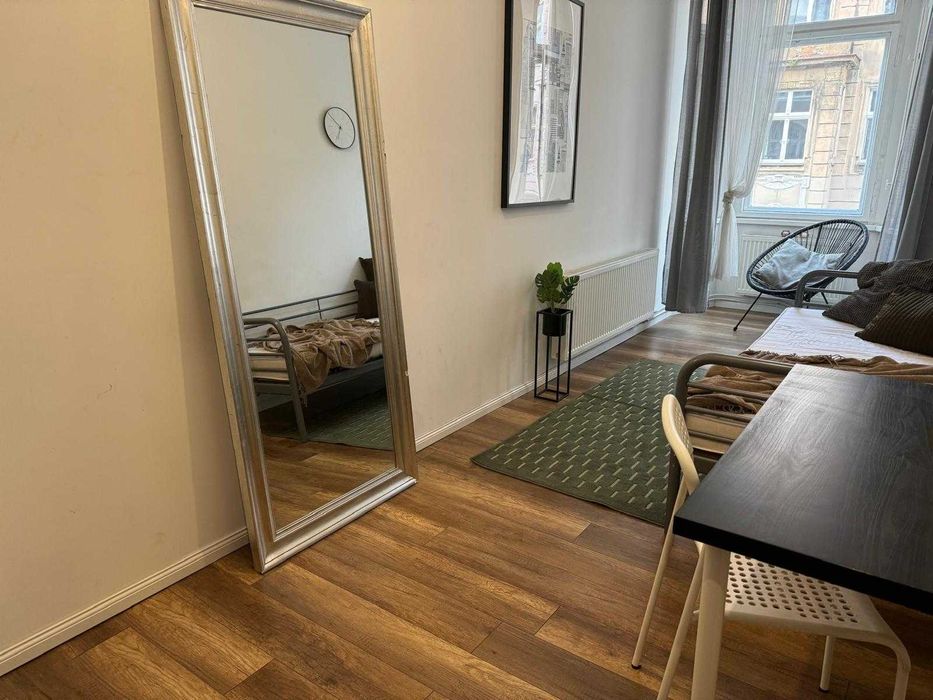 Duży pokój, 1os, Cieszkowskiego, 1300pln z oplatami