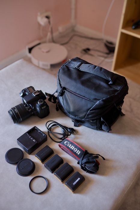 Canon 70D + 18-55mm IS