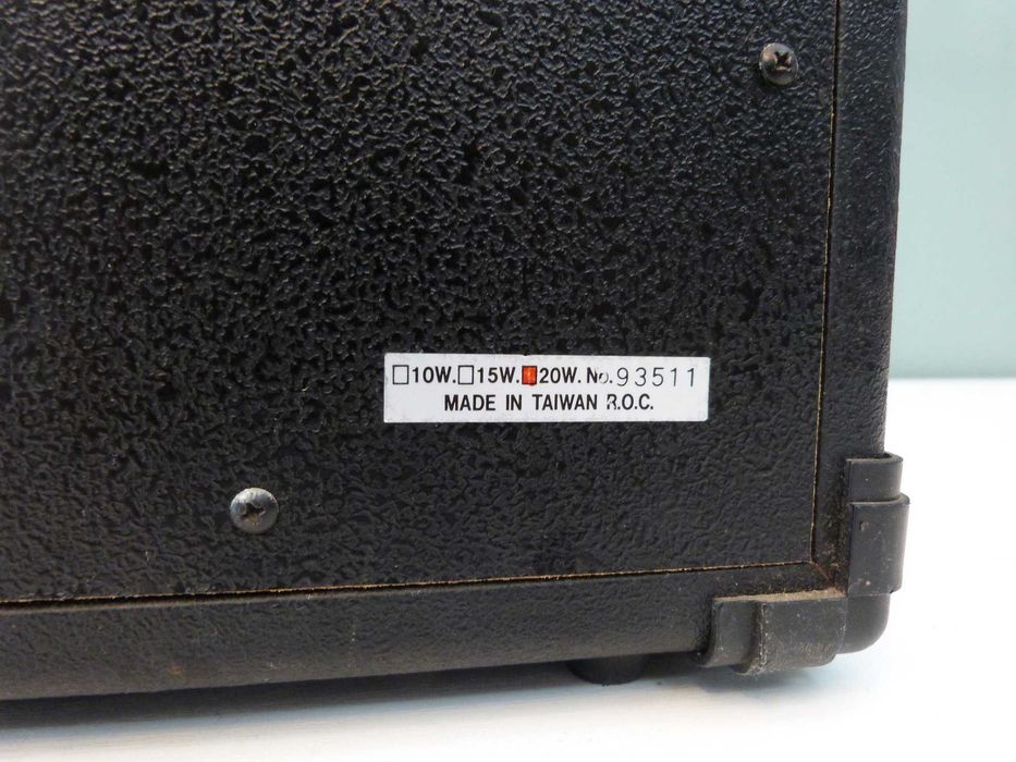 Amplificador de guitarra em bom estado
