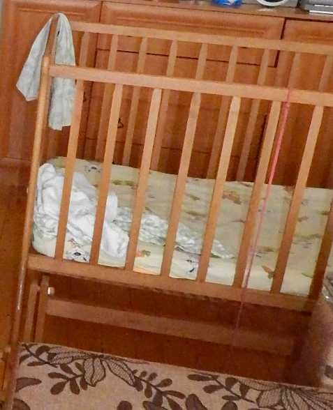 ліжечко дитяче  дерево