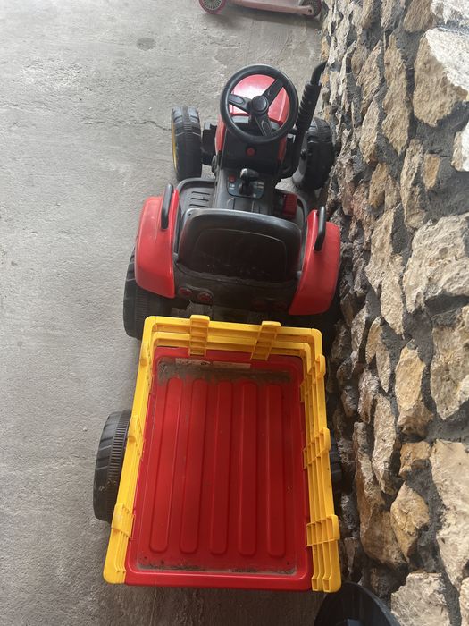 Traktor dzieciecy na akumulator