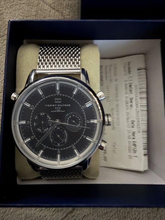 Relogio tommy hilfiger igual a novo