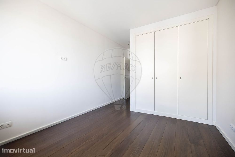 Apartamento T4 para arrendamento