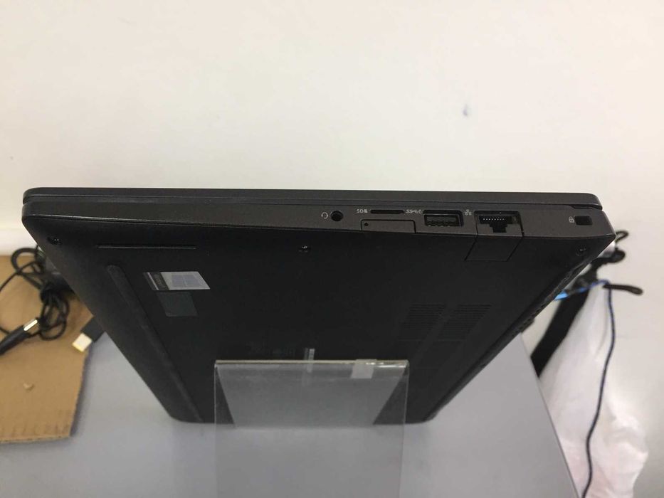Ноутбук Dell Latitude 5300 13.3 | i5-8265u | 16GB DDR4 | 1920x1080 IPS