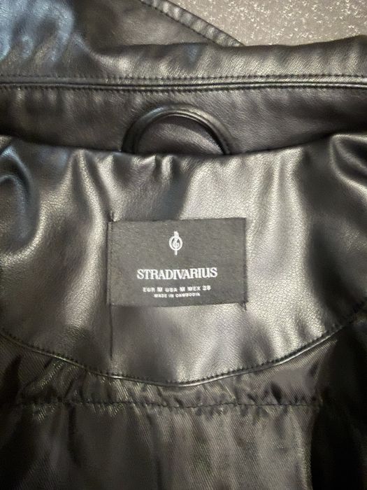 Бомбер Stradivarius