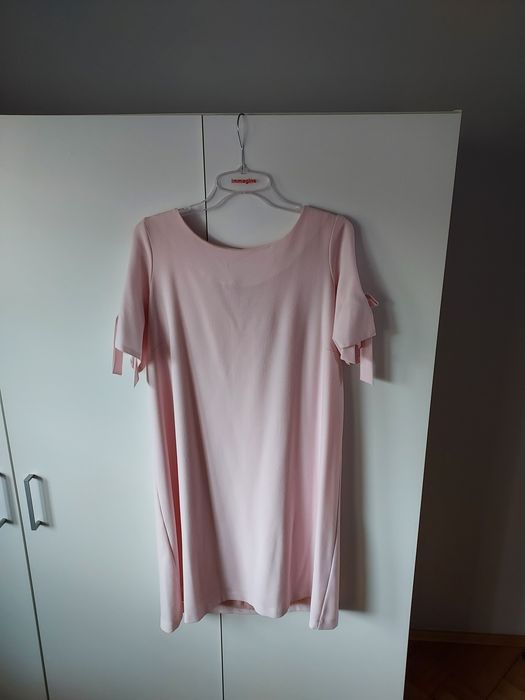 Różowa sukienka oversize