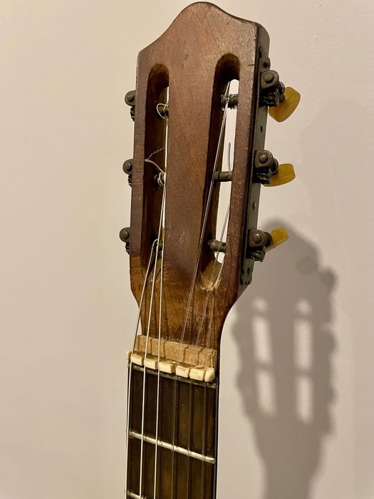 Guitarra J. Castelluccia Paris