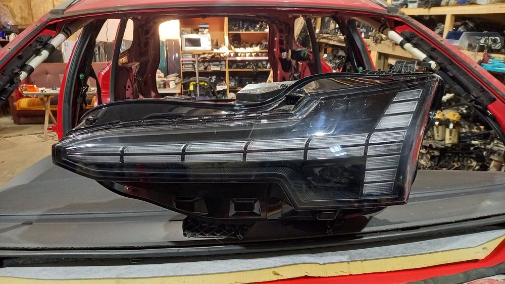 Вольво фара ЕХ30