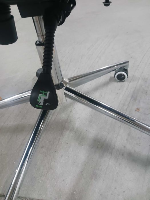 Cadeira para escritório giratória