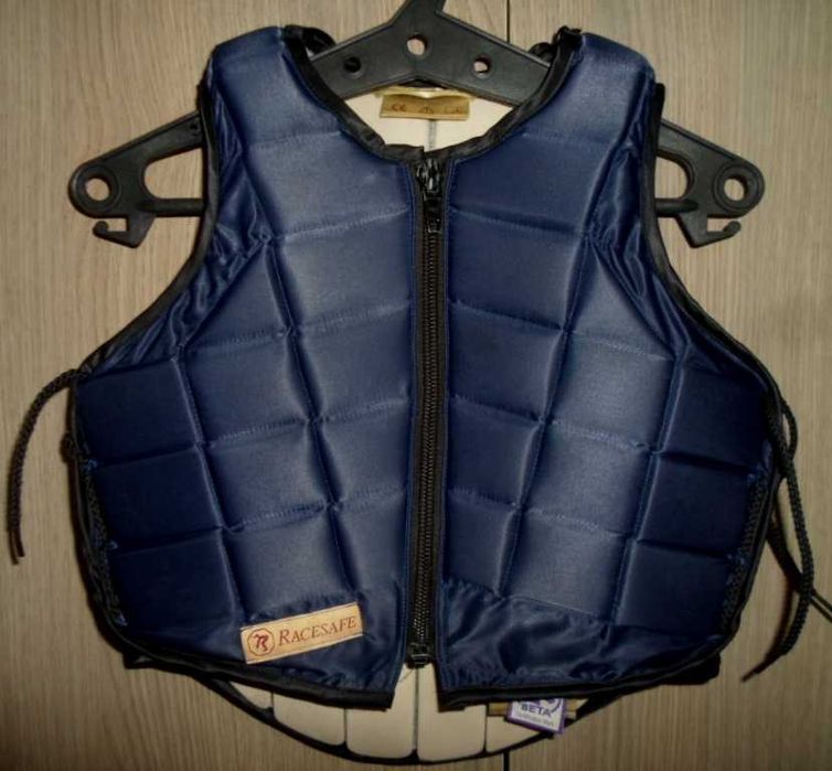 Защитный жилет захист защита  Racesafe RS2010 размер М 9-13лет