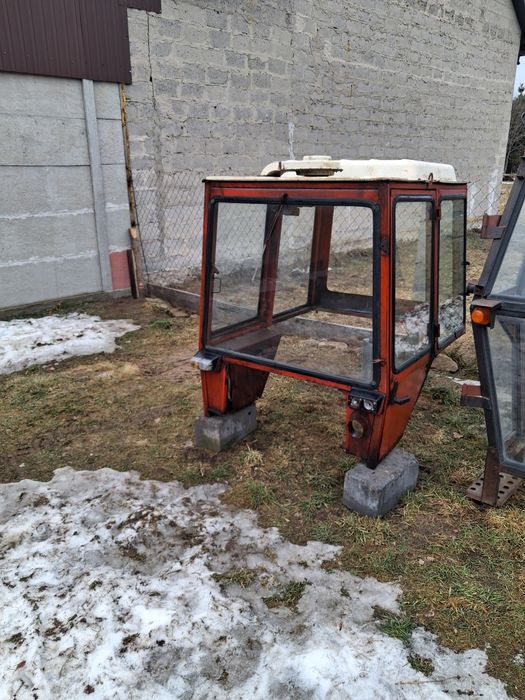 Kabina do c360 i 330 do T 25  ciągnika  Firmy. Naglak Sokółka Polecam