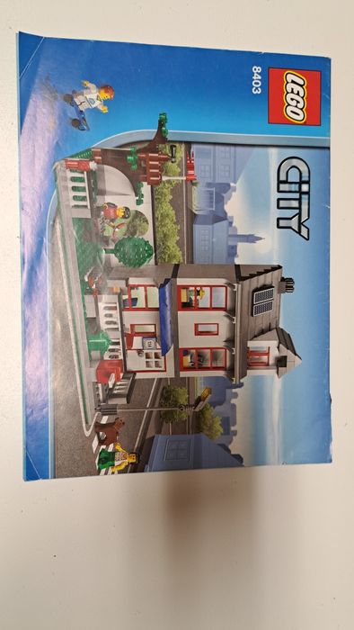 LEGO 8403 - City House