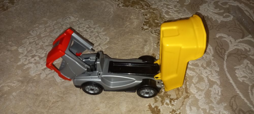 Самосвал пластиковий